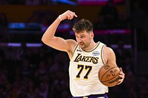 外线11投仅中1！雷迪克：我不记得东契奇有什么糟糕的投篮选择