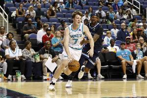 今年新秀防守对手投篮命中率榜：克尼佩尔榜首 哈珀第5 弗拉格第7