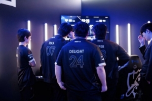 Kanavi/Tarzan？外媒：HLE已联系了一位LPL顶尖选手（非Knight）