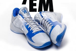 灰蓝色调！肯塔基的又一款科比球鞋Kobe 5 PE！