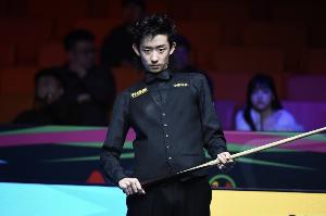 斯诺克国际锦标赛决赛第一阶段：吴宜泽3-1领先希金斯