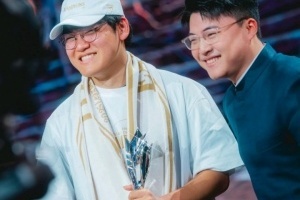 Gumayusi：能由中国最伟大的下路选手Uzi为我颁发FMVP非常有意义 他一直是我的榜样