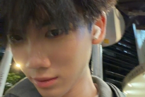 YSKM晒照：感谢官方邀请去tvb解说 辛苦各位工作人员了