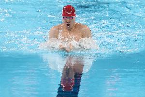 全运会男子200米蛙泳半决赛成绩：上海队覃海洋以2:10.80排名第一