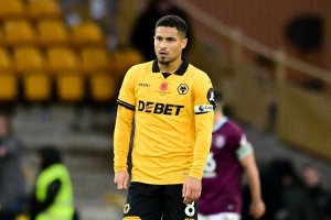 记者：阿莫林和英力士高层考虑最早于1月签下狼队中场戈麦斯