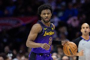 假首发？布朗尼前7分钟7大数据挂0 垃圾时间1板1助1断