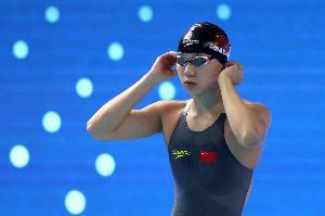 全运会女子50米自由泳预赛：程玉洁、何诗蓓、张雨霏晋级半决赛