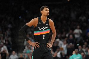 文班亚马场均3.6次盖帽 比湖人/国王/篮网/鹈鹕全队都多