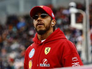 官方：汉密尔顿在大奖赛三练中因超速0.1km/h，被罚款100欧