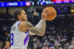 挺来劲！基昂特·乔治23中10空砍全队最高27分外加5板8助