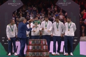 辛纳、穆塞蒂休战，意大利仍卫冕戴维斯杯且小场6-0不败夺冠