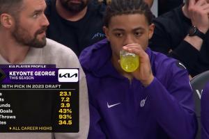 勇士VS爵士转播画面：23年16顺位的乔治各项数据都生涯新高