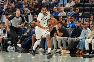 篮网主帅谈扎威掉出轮换：感受不到他去年的能量 对他表现不满意