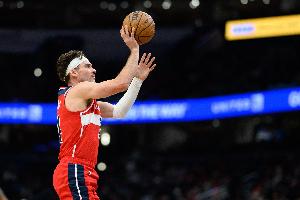 热得发烫！基斯珀特打满首节6中5独得16分 三分5中4