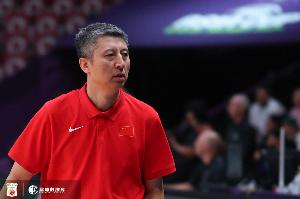 中国队首战输球！媒体人：战术落后思想僵化 主教练是第一责任人