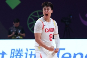 旁观者清！媒体人：赵睿在看台一直喊“造杀伤啊” 廖三宁连突3次