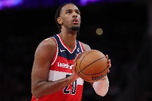 尽力了！萨尔18中8拿到24分8板1助2断2帽