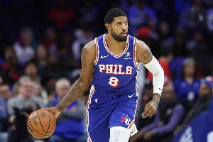 状态不俗！乔治半场8中6高效拿下两队最高14分外加2板1助2断