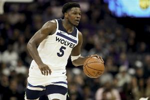 得分助攻一肩挑！爱德华兹连得7分后喂饼戈贝尔 率队占据场上主动