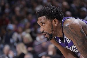 NBA官方：蒙克在对阵灰熊的比赛中假摔 罚款2000刀！