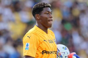 斯基拉：阿森纳关注帕尔马门将铃木彩艳，曾派出球探考察