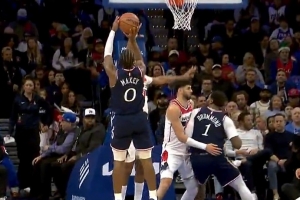 小马达转起来！马克西单打急停后仰中投命中 76人轰出12-1！