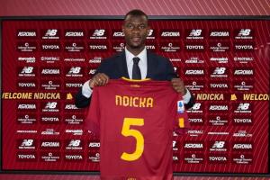 意媒：恩迪卡和艾纳维将在罗马留队到12月15日，有望出场对阵科莫