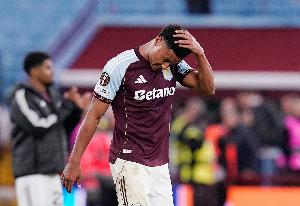 埃梅里：沃特金斯一直受膝伤困扰，他需要休息来缓解疼痛