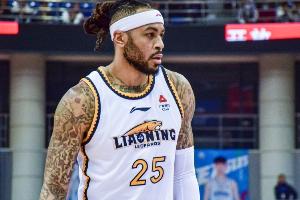 默契依旧！莫兰德上半场4中3 得到6分5板2助1断2帽填满数据栏