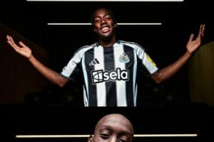 1.2亿有点拉胯..纽卡引进伊兰加英超14场0球1助，维萨0出场躺病床