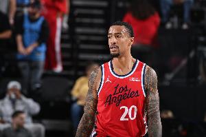 真·砸锅卖铁！美记：快船正在积极兜售科林斯 曾为他送走鲍威尔