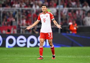 图片报：米兰对金玟哉感兴趣，在今夏就曾观察过他