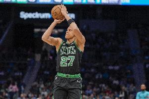 持续发力！沃尔什三分命中 凯尔特人轰出17-5打停奇才