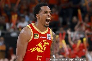 攻防俱佳！布朗16中9&5记三分拿下29分4板3助4断