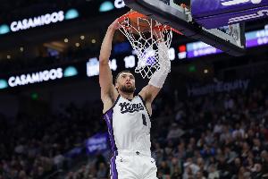 今天夯爆了！拉文后羿附体击溃热火！全场三分13中8砍下42分6板！