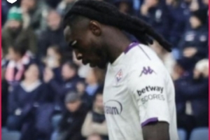 米体：小基恩想罚点球但队友不给，进球后面带不悦没有参与庆祝