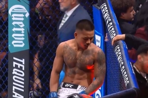 TKO取胜！缅甸选手约书亚·万成为首位来自亚洲的UFC男子冠军