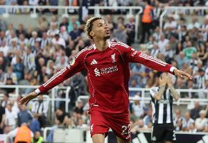 英超下半场开场5分钟双响，埃基蒂克是2019年斯特林之后首人