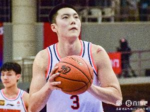 联赛还是不错的！胡明轩7中4&三分5中2拿到10分3板2断