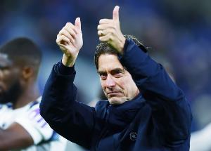 弗兰克：西蒙斯已经接近发挥决定性作用 我们整体表现非常出色