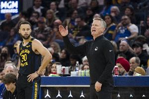 今日超级残阵胜骑士！ESPN胜率预测：背靠背勇士52.6% 公牛47.3%