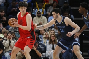 静雨：瀚森今天单打媲美约基奇&恩比德 后续他应该有10+分钟时间