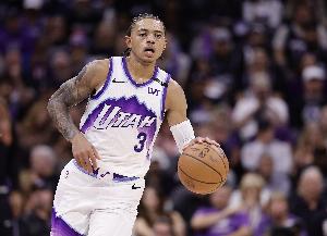 正负值-36最低！基昂特·乔治12中3拿到8分5板出现6失误 三分4中0