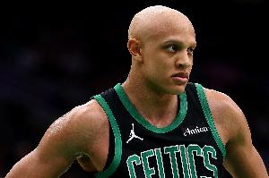 神兵天降！绿军三分不中 沃尔什冲进篮下起飞双手暴力补扣