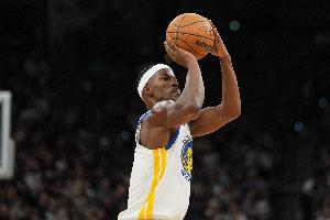 万箭齐发！勇士连续三分命中 末节轰出21-2进攻狂潮