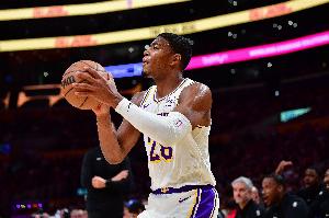 这么大的火气！八村塁和贾巴里·沃克卡位时较劲 发生小推搡