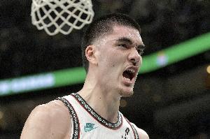 向他学习！埃迪首节3中3高效拿下6分3板1助