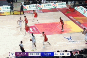 扮演奇兵但未能救主！张知垚替补12中6拿到14分6板2助 抢3前场板