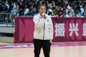 告别8号战袍！单婉丽是浙江女篮“一人一城”的典范