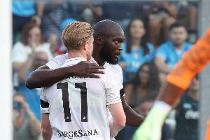 那不勒斯利好！意媒：8月14日受伤后，卢卡库首次回归训练